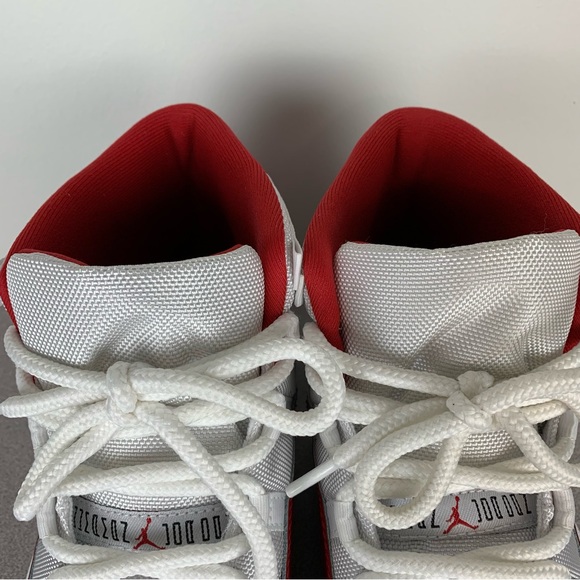 Nike Air Jordan 11 Cherry size 8.5 Men’s - Picture 8 of 16